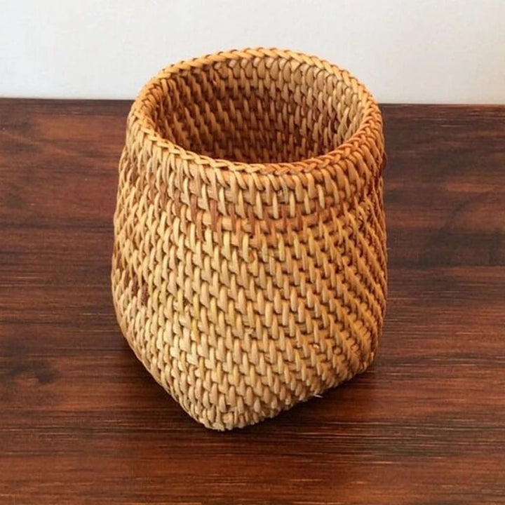 Rangement de stylo en rotin