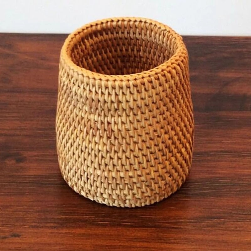 Rangement de stylo en rotin