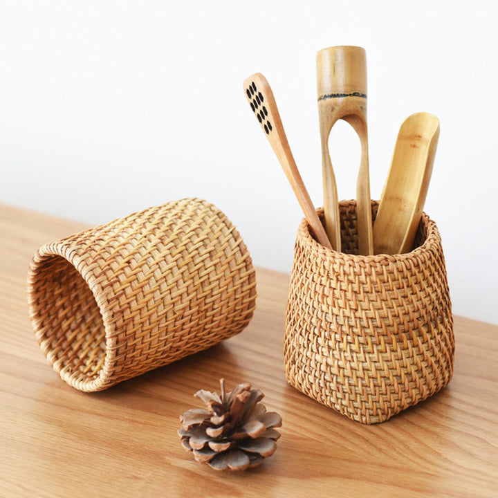 Rangement de stylo en rotin