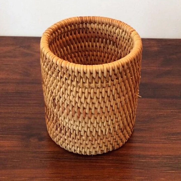 Rangement de stylo en rotin